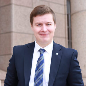 Tuomas Kettusen kasvokuva.