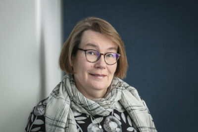 Riitta Työläjärven kasvokuva.